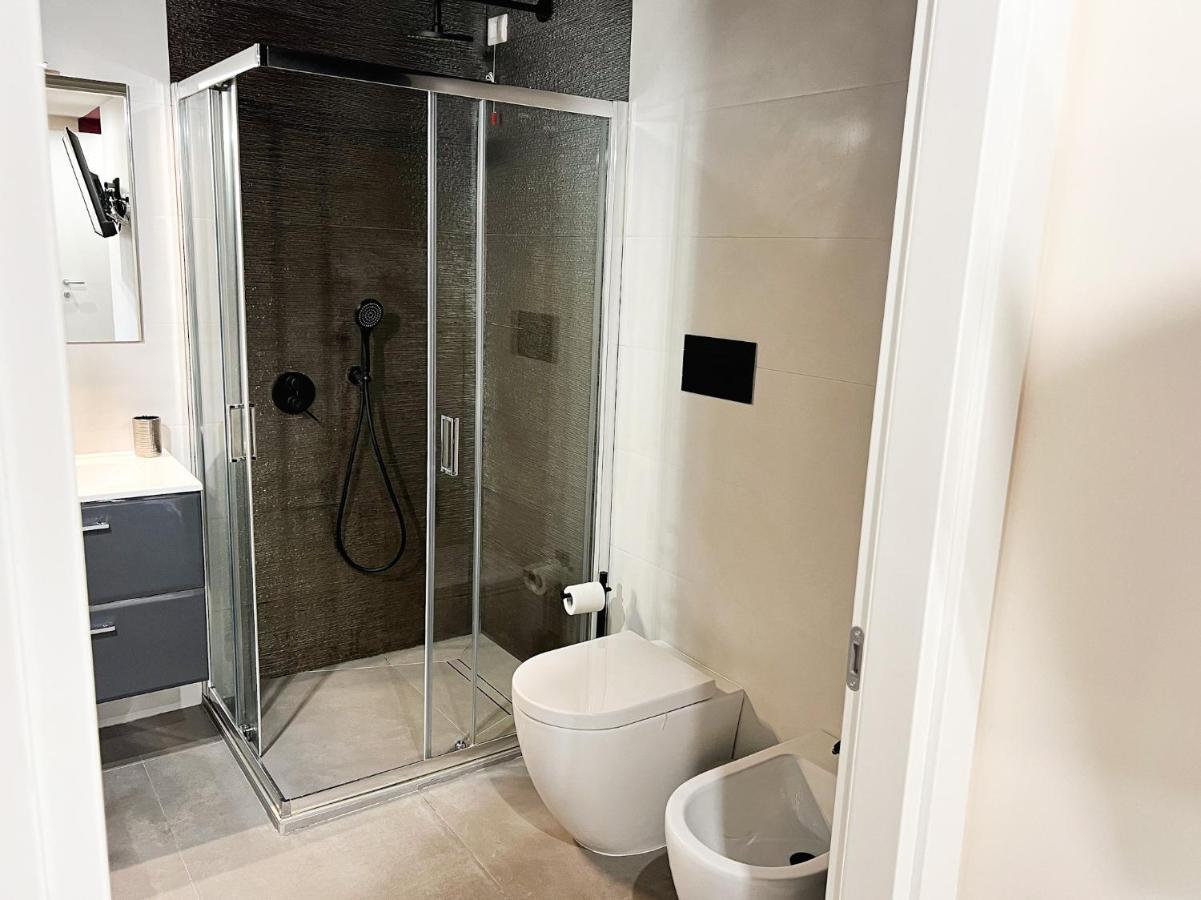 Al 115 Rooms Cagliari Bagian luar foto