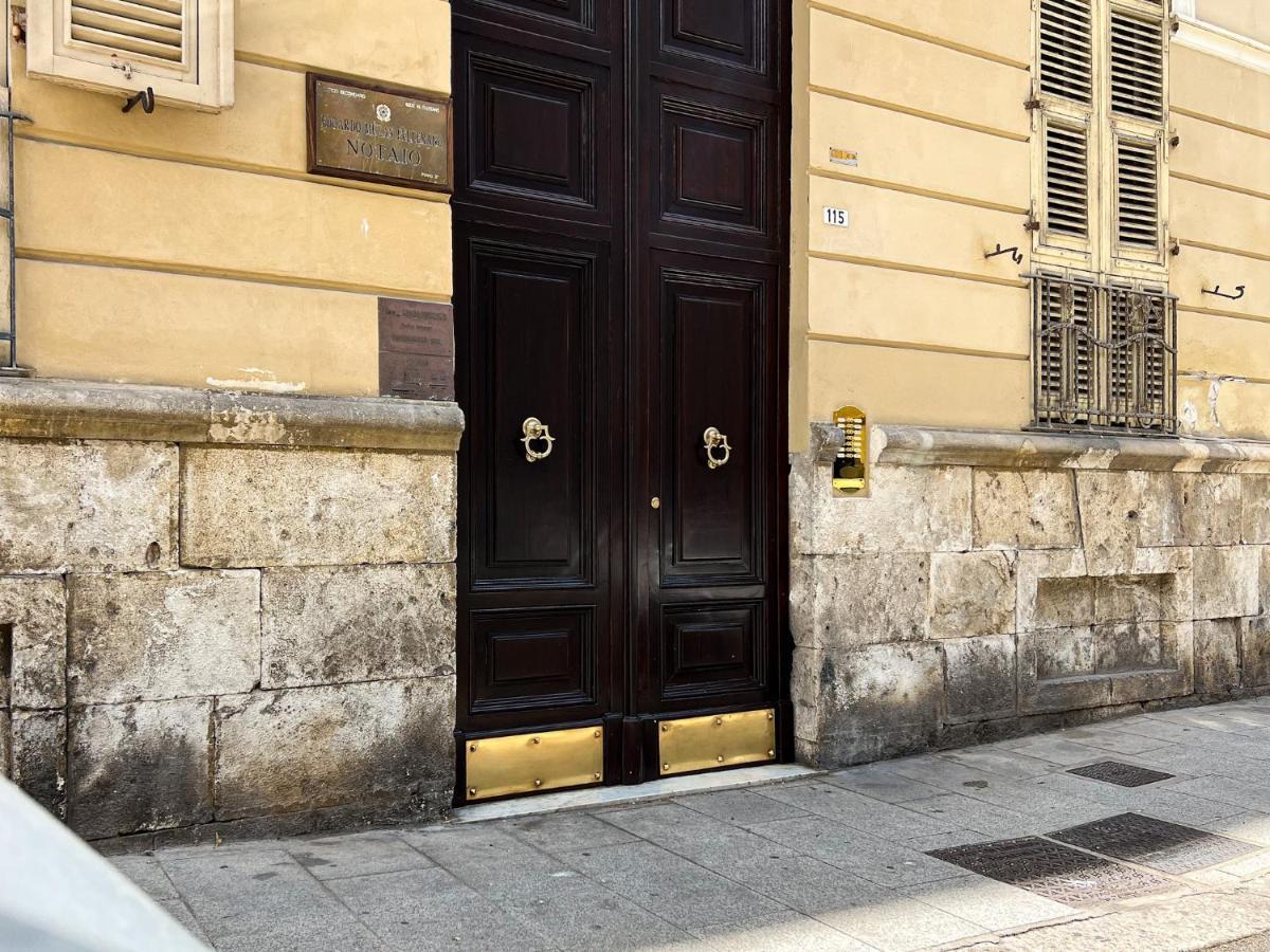 Al 115 Rooms Cagliari Bagian luar foto